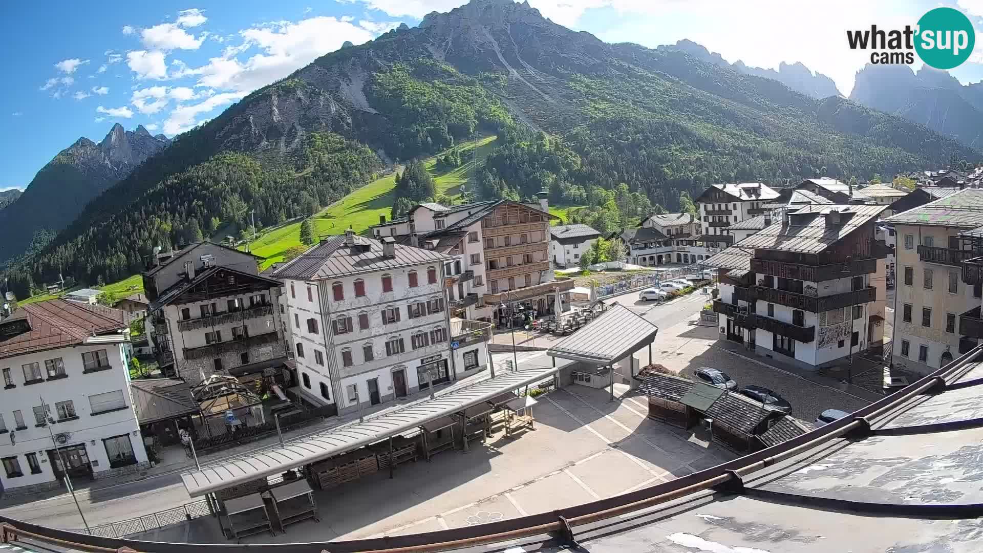 Piazza centrale di Forni di Sopra