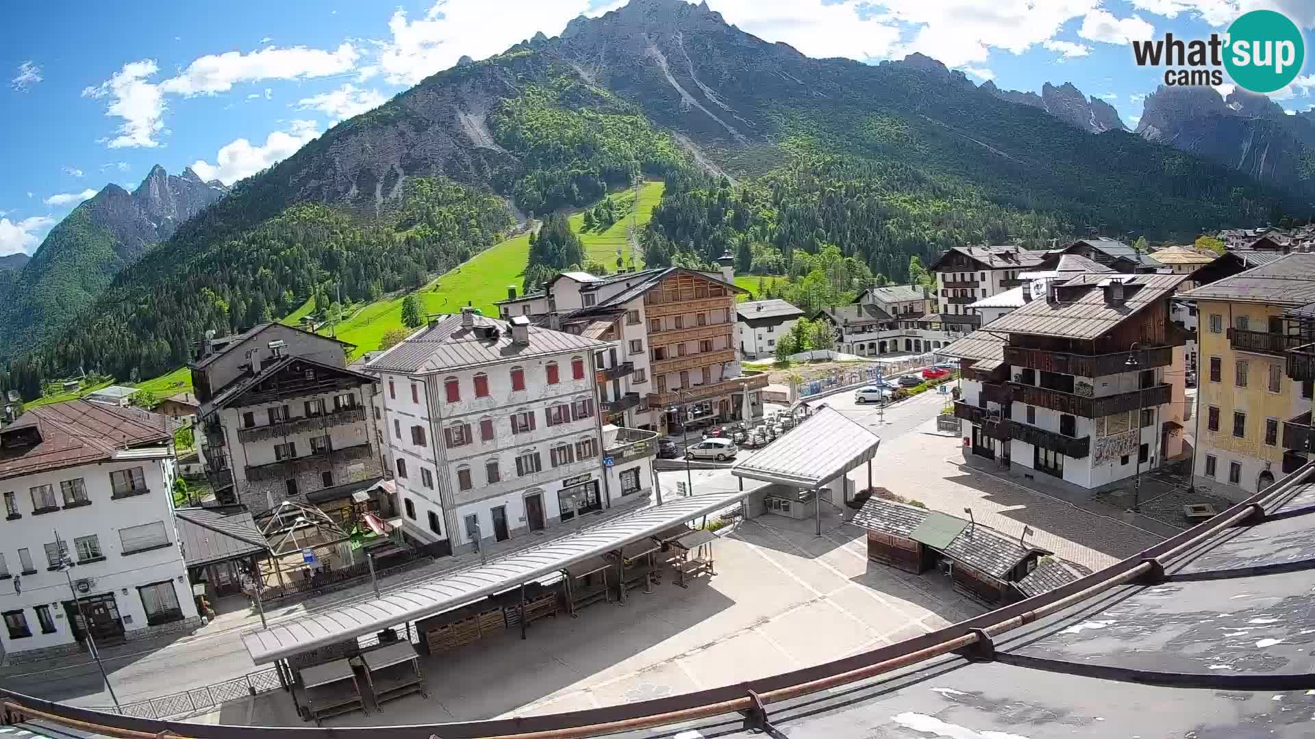 Plaza principal de Forni di Sopra