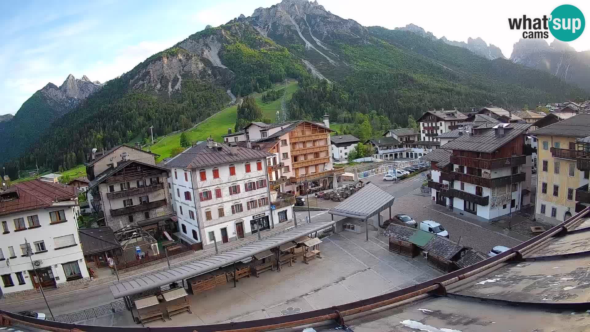 Plaza principal de Forni di Sopra