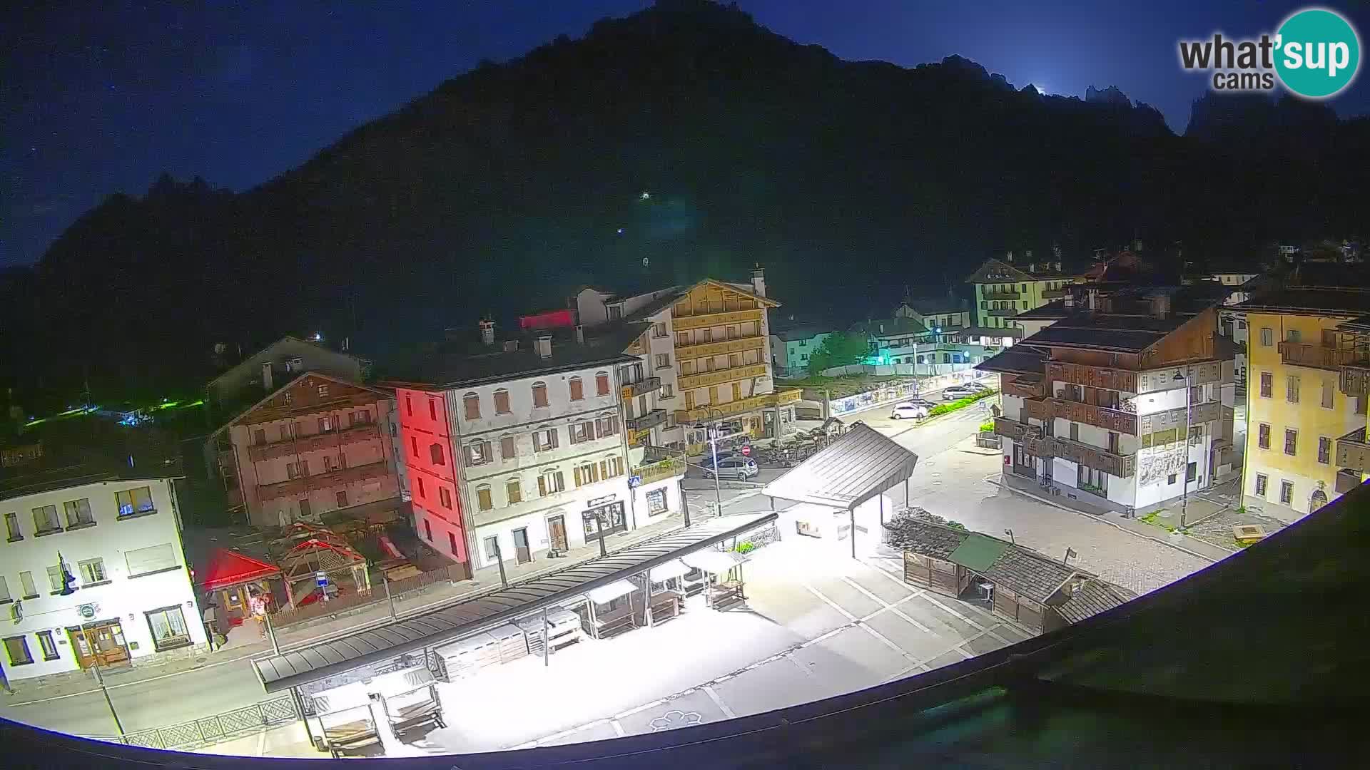 Piazza centrale di Forni di Sopra