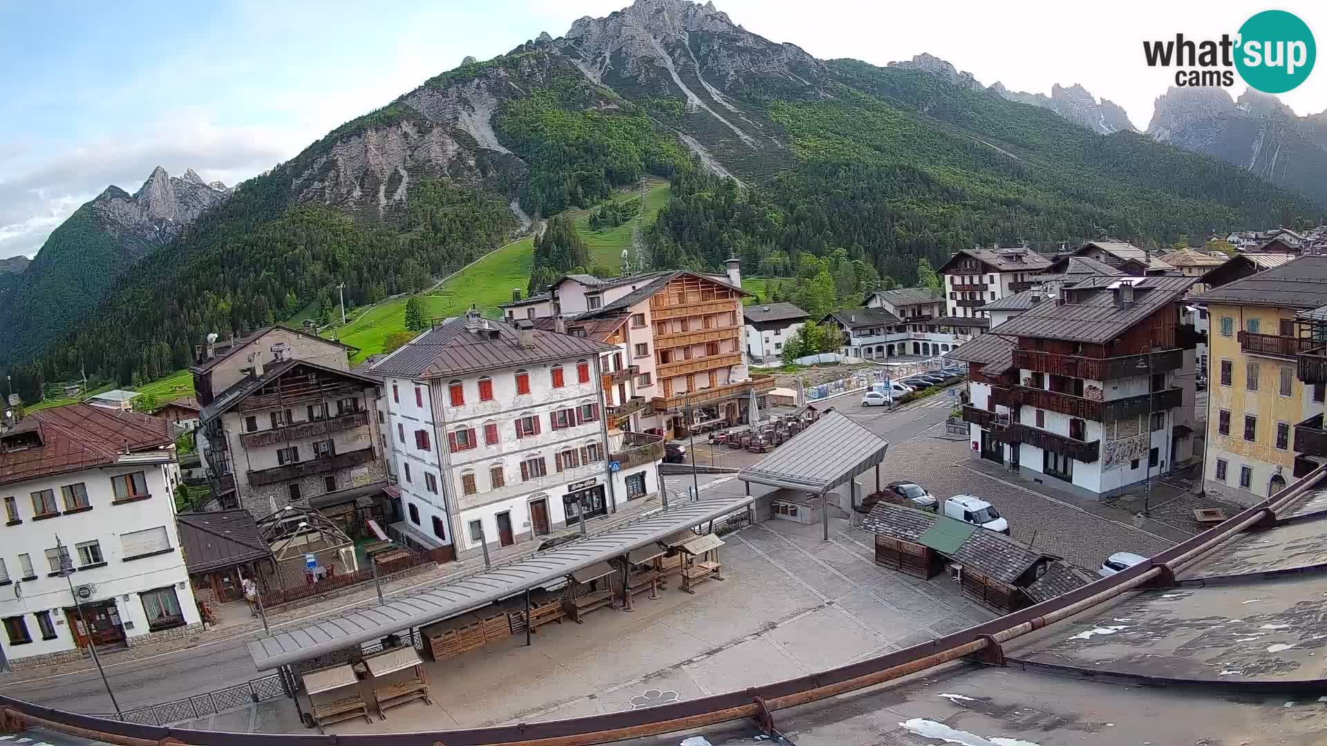 Piazza centrale di Forni di Sopra