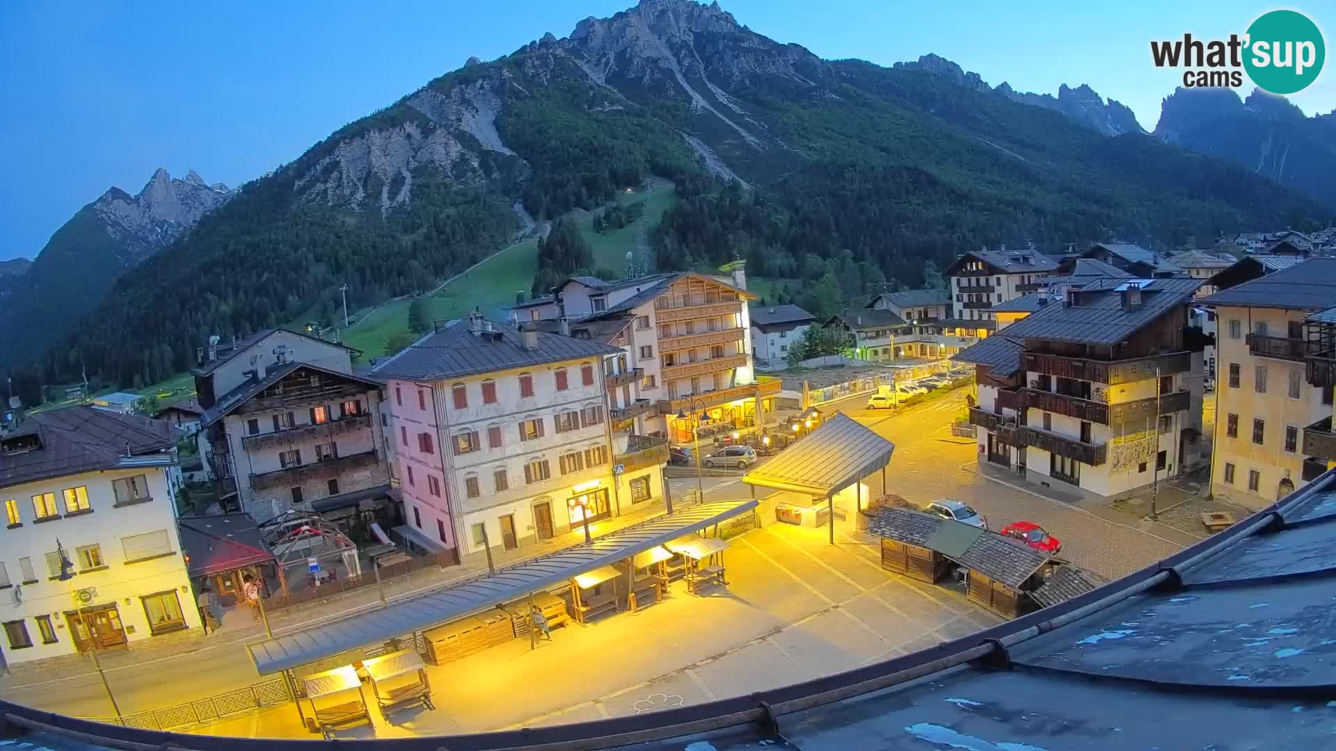 Piazza centrale di Forni di Sopra