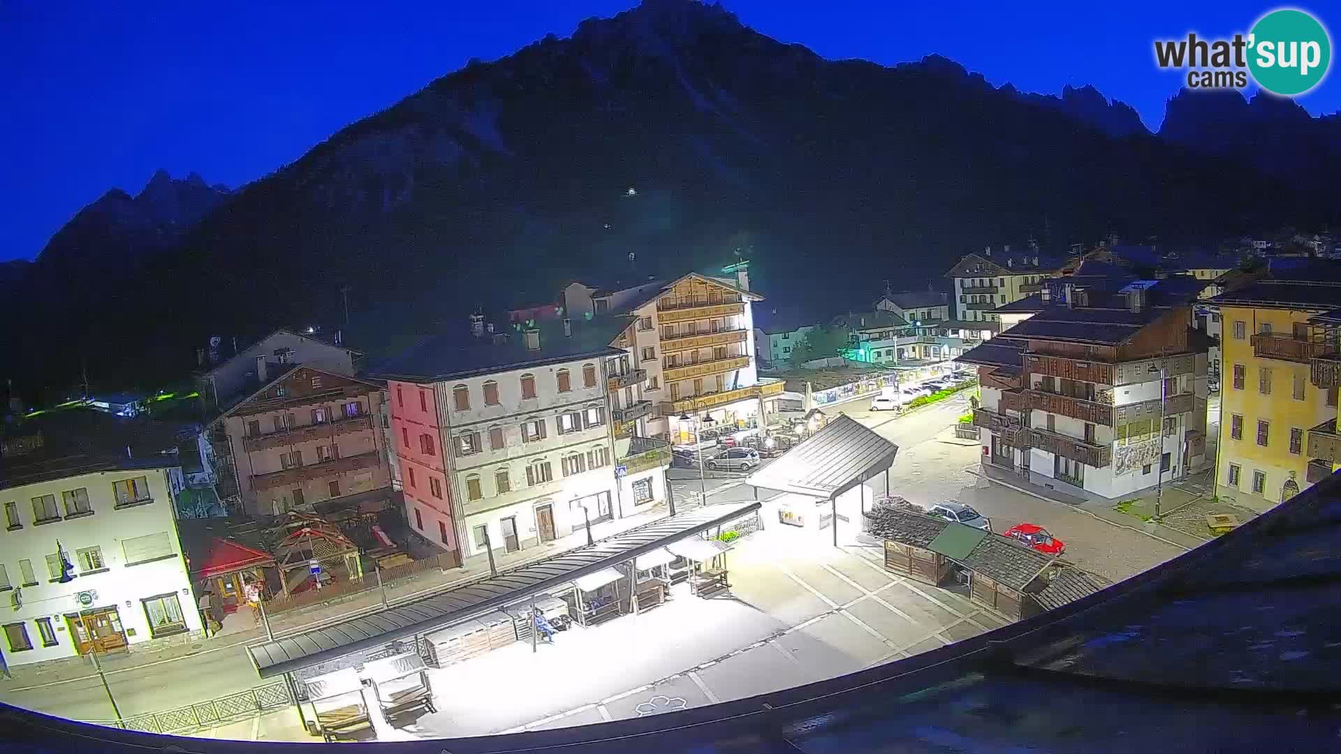 Piazza centrale di Forni di Sopra