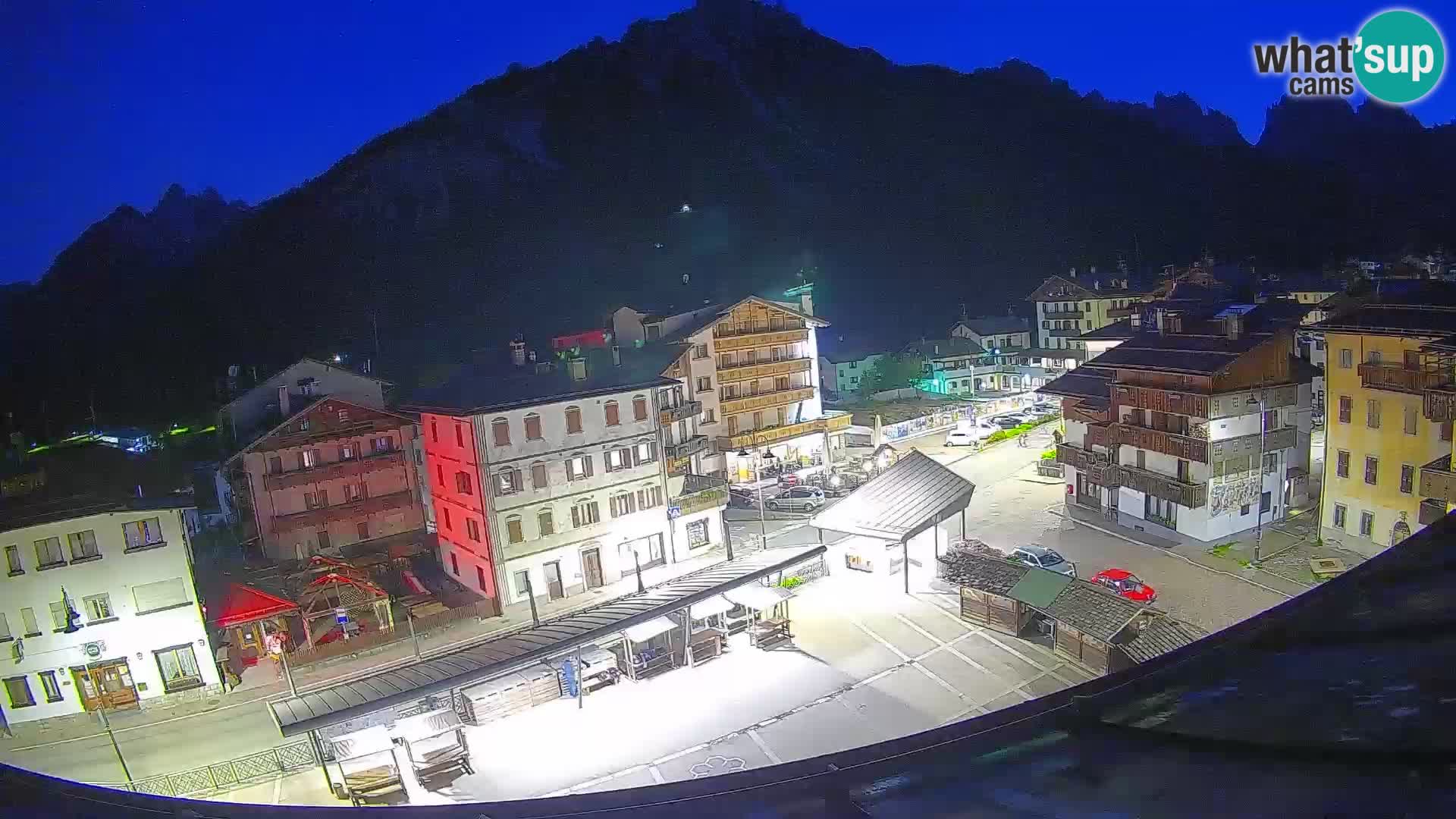 Piazza centrale di Forni di Sopra