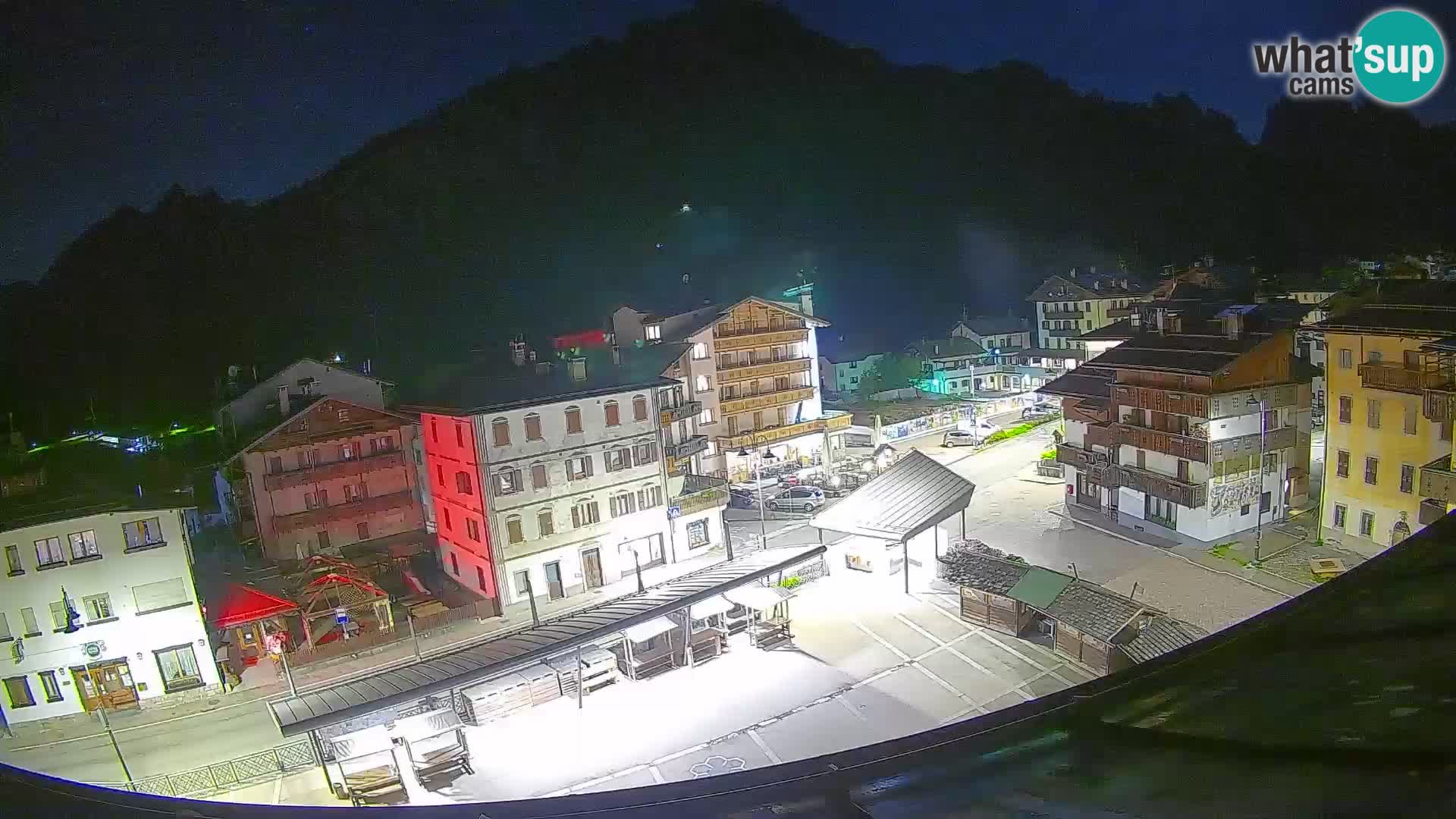 Plaza principal de Forni di Sopra
