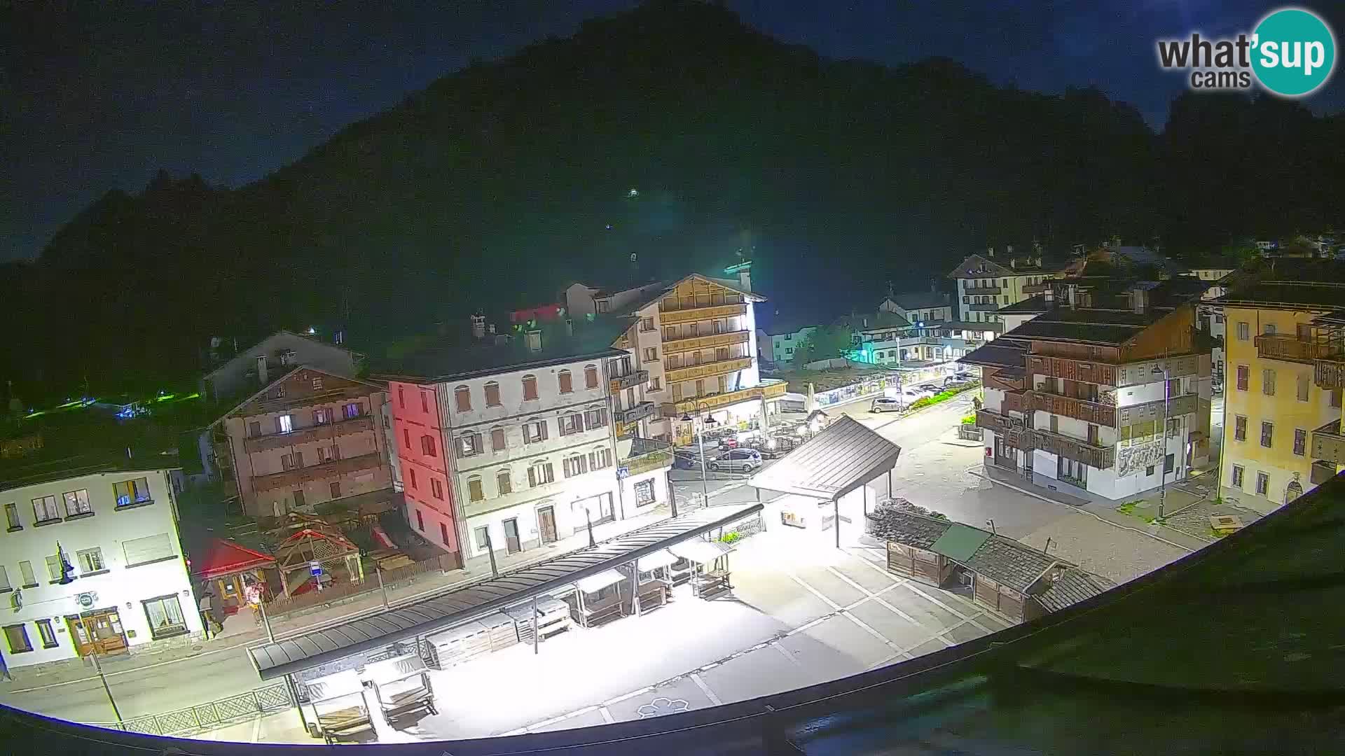 Piazza centrale di Forni di Sopra
