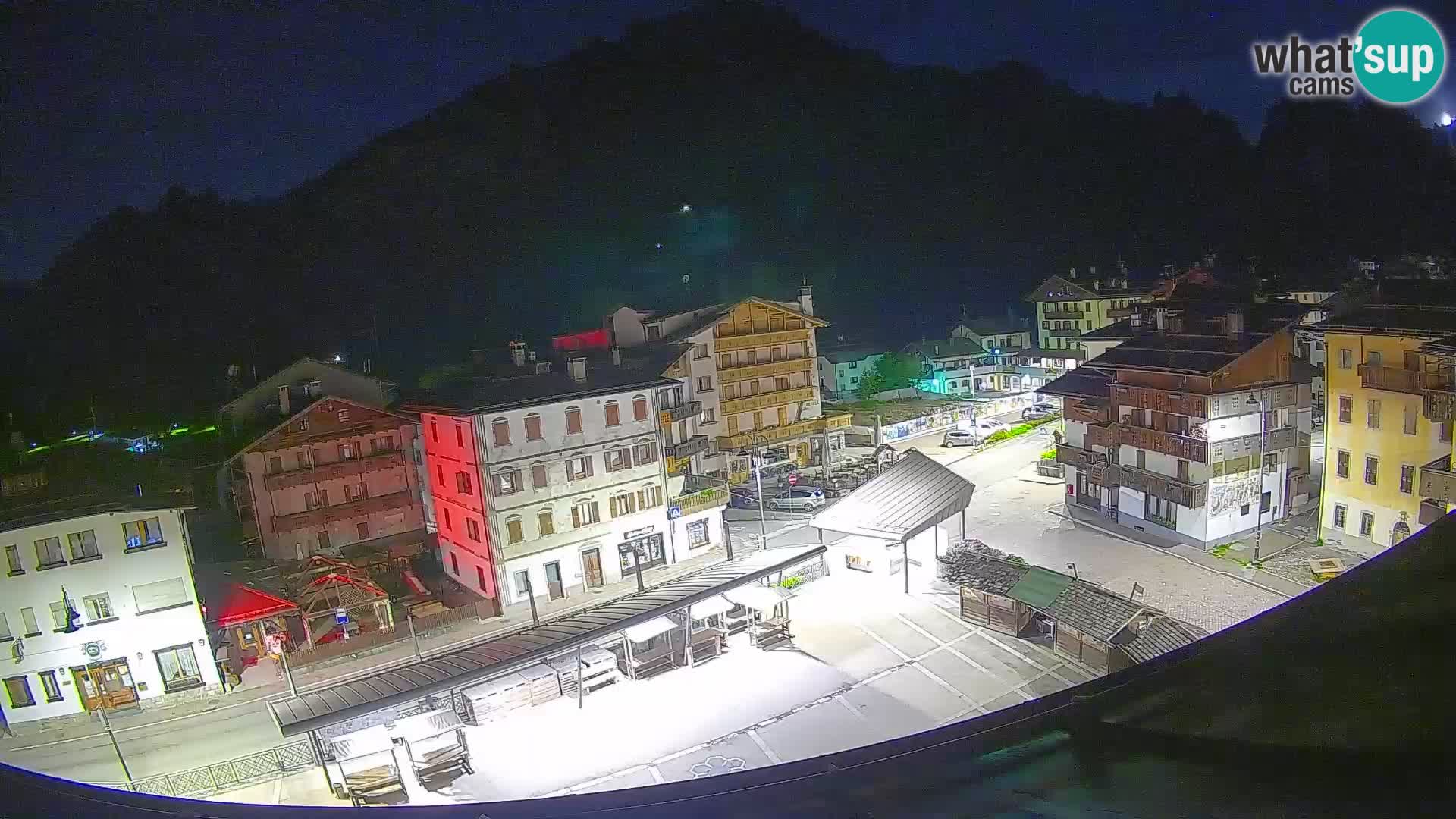 Piazza centrale di Forni di Sopra