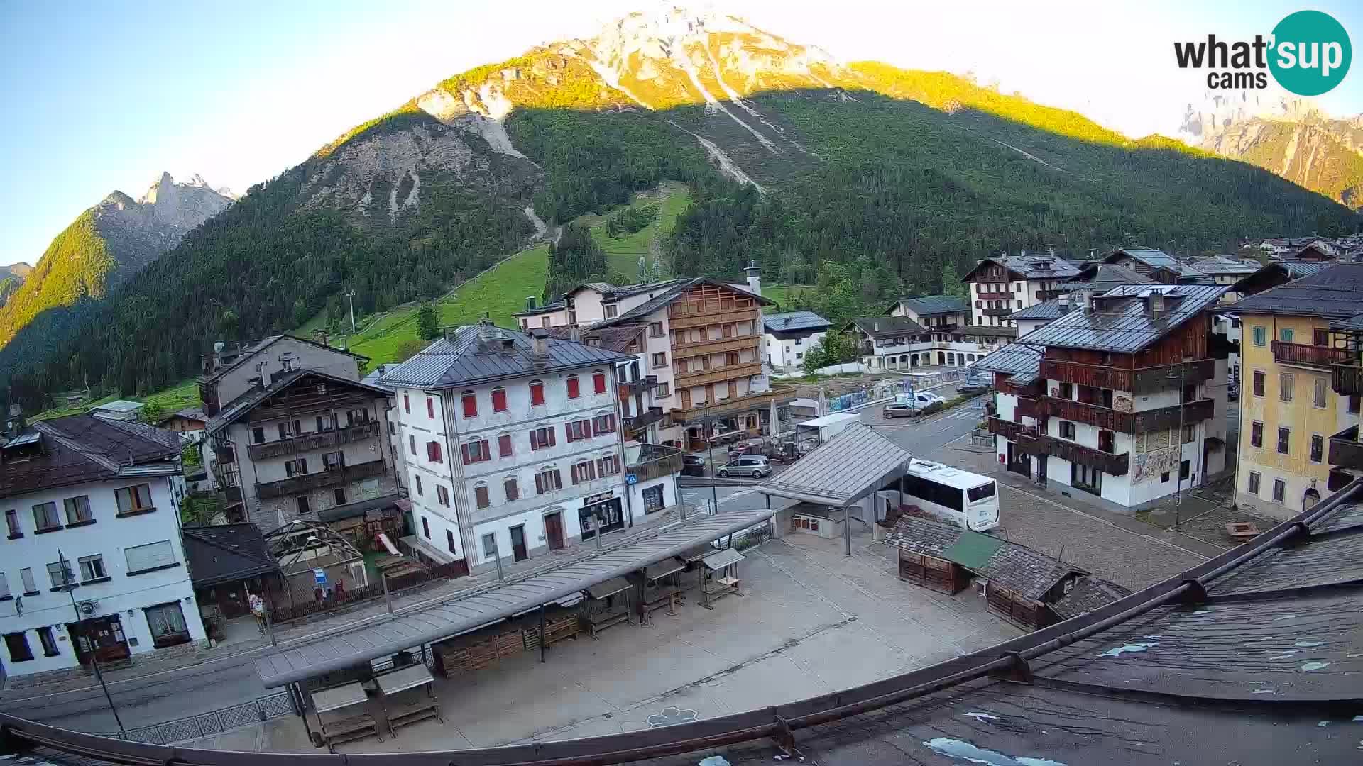 Piazza centrale di Forni di Sopra