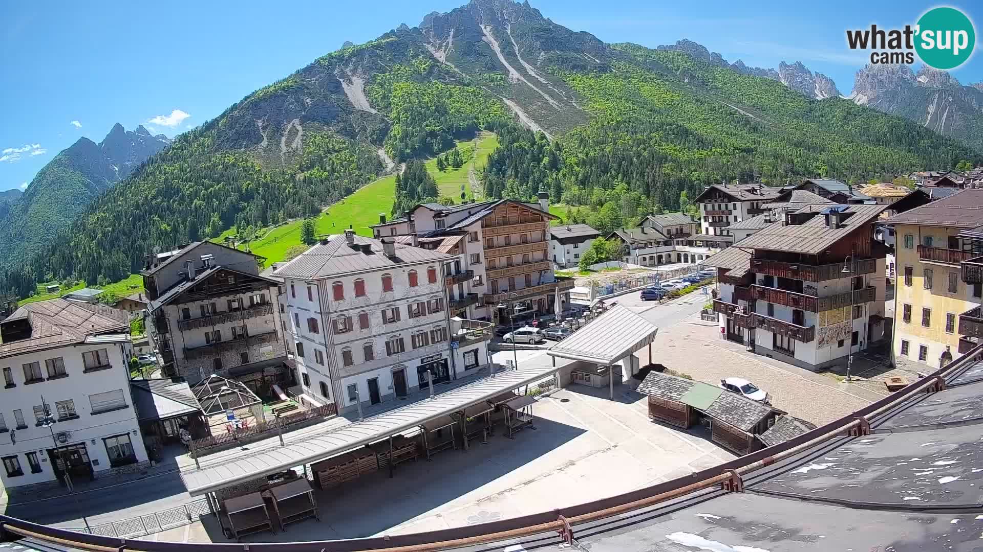 Plaza principal de Forni di Sopra