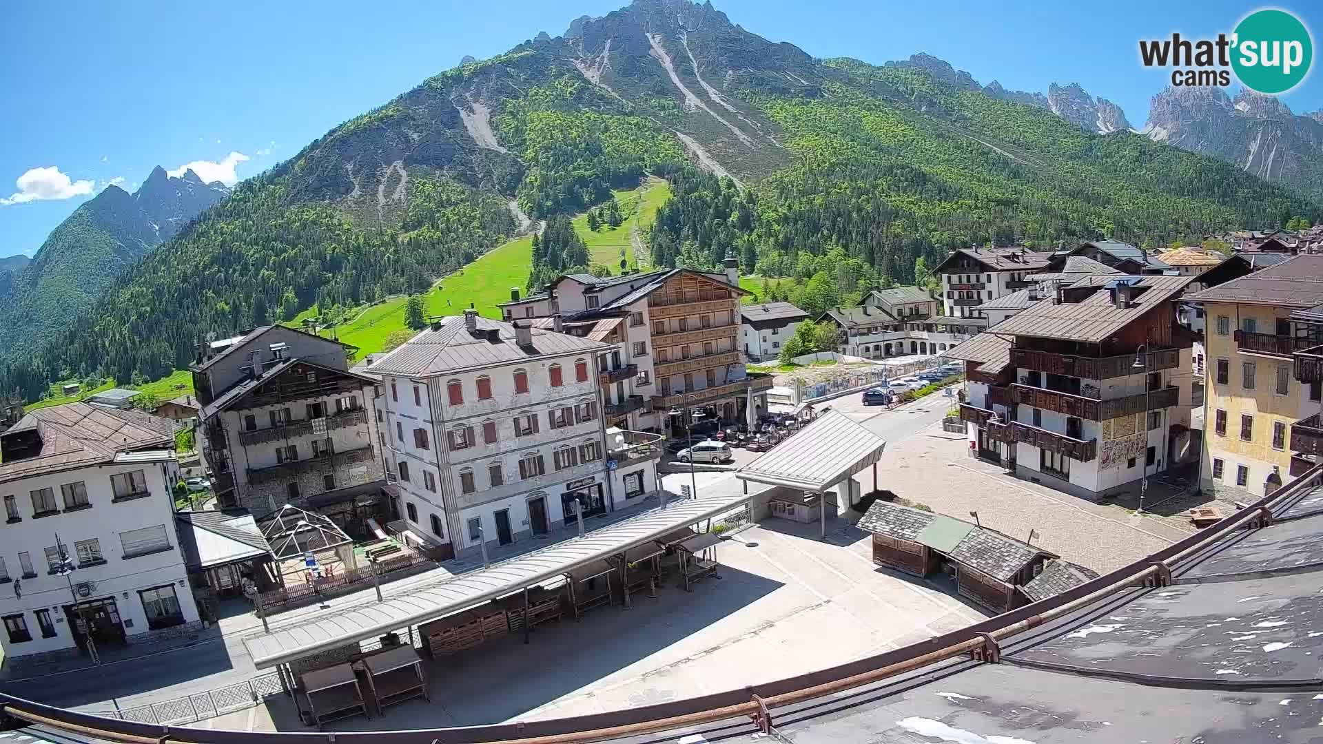 Plaza principal de Forni di Sopra