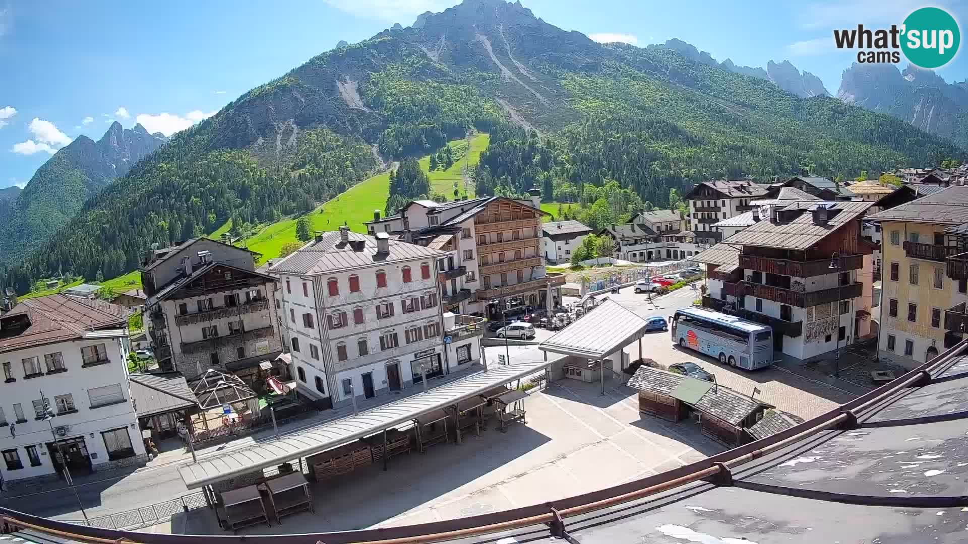 Piazza centrale di Forni di Sopra