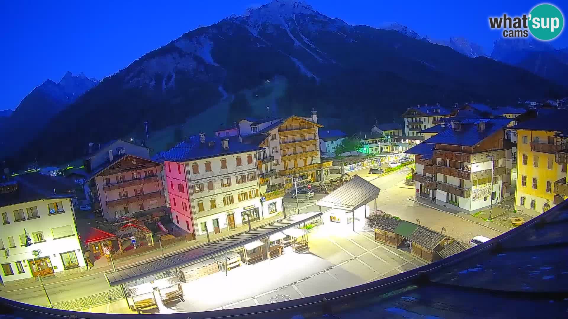 Piazza centrale di Forni di Sopra