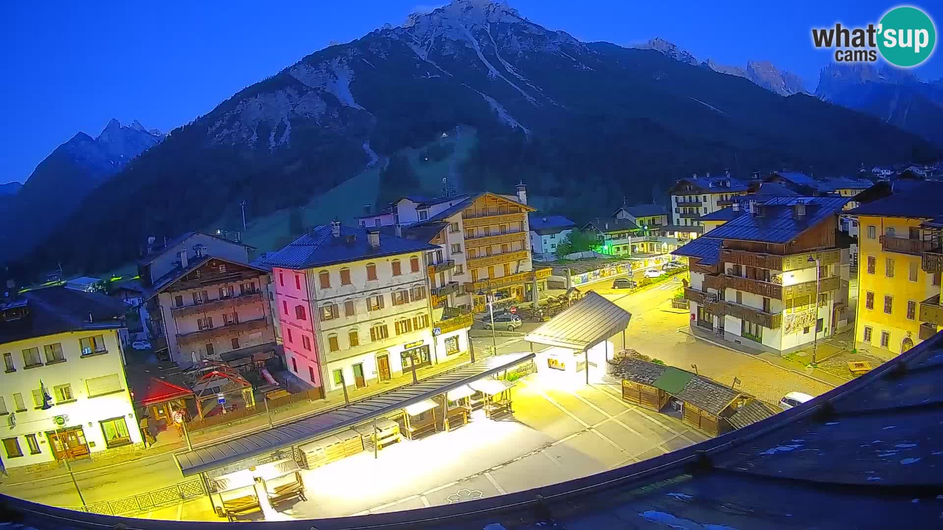 Plaza principal de Forni di Sopra