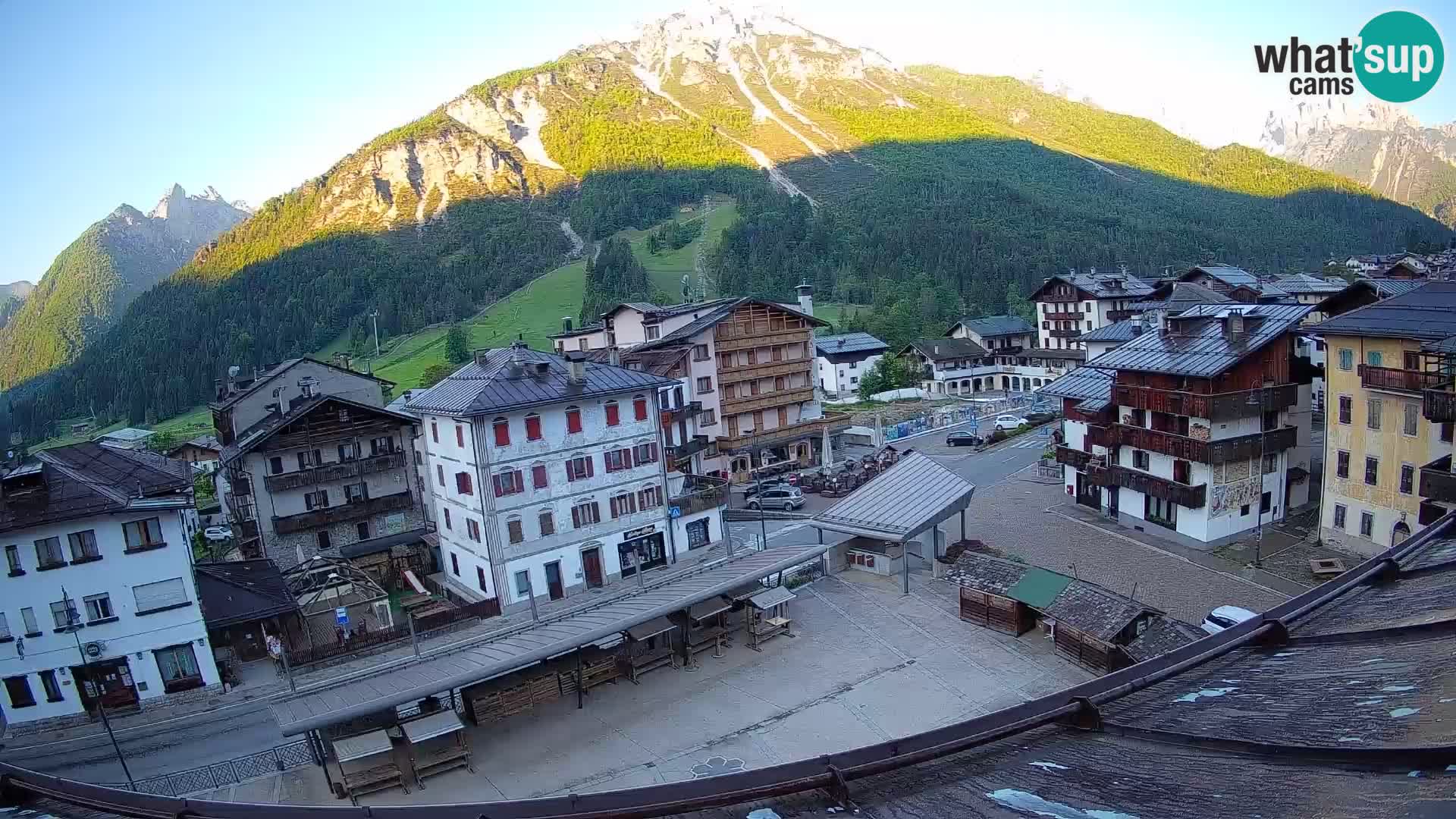 Piazza centrale di Forni di Sopra