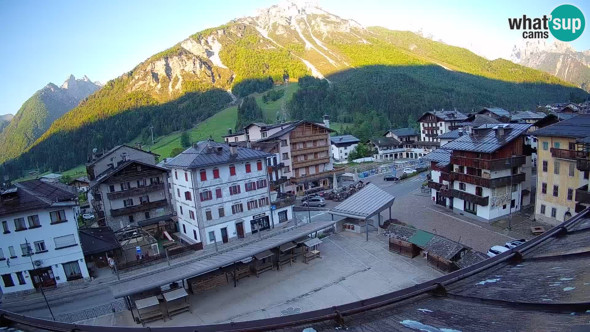 Piazza centrale di Forni di Sopra