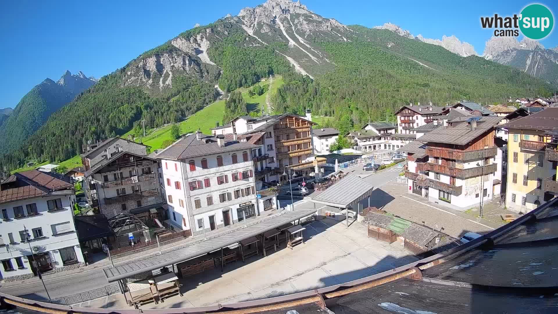 Plaza principal de Forni di Sopra