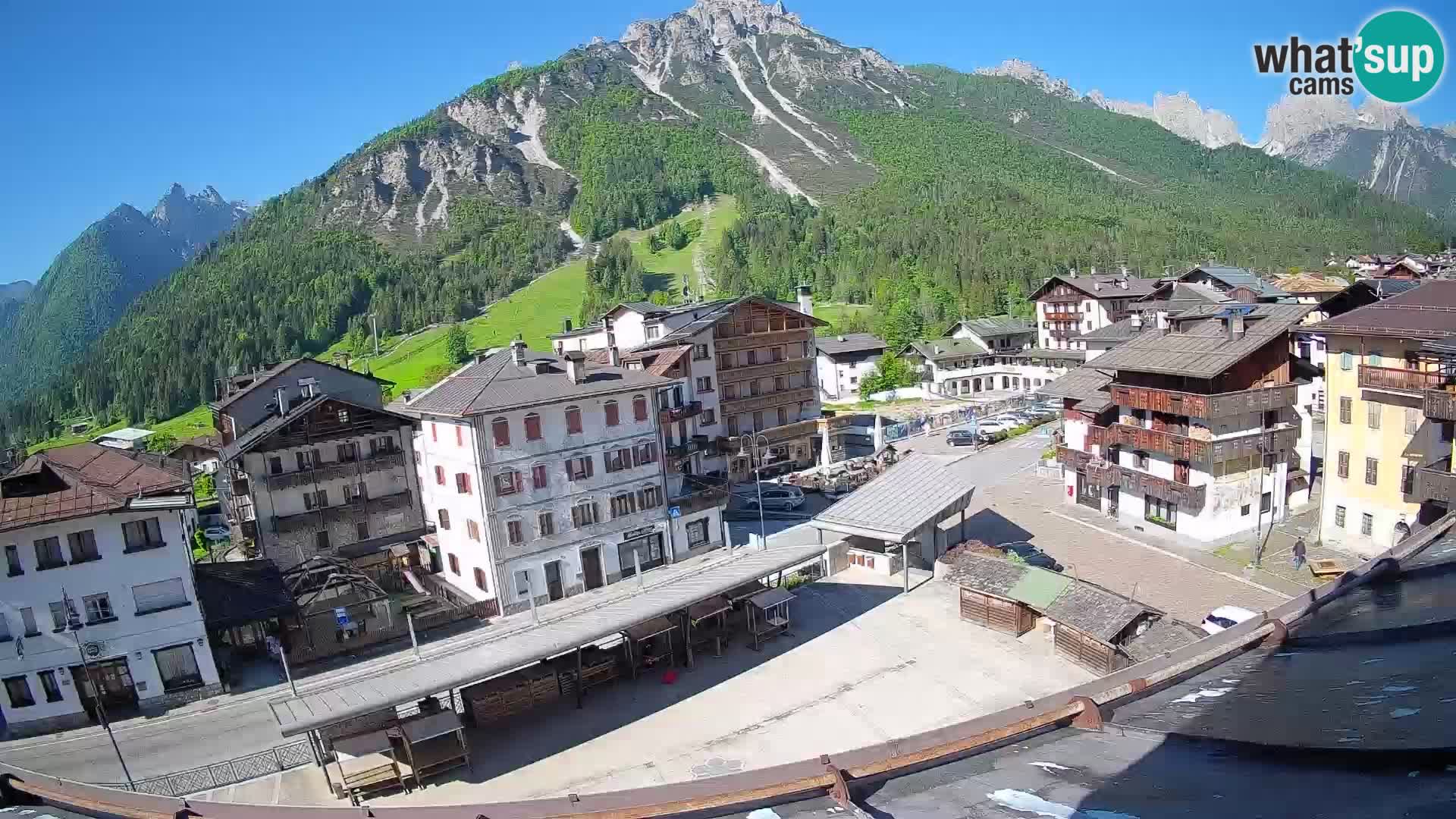 Plaza principal de Forni di Sopra