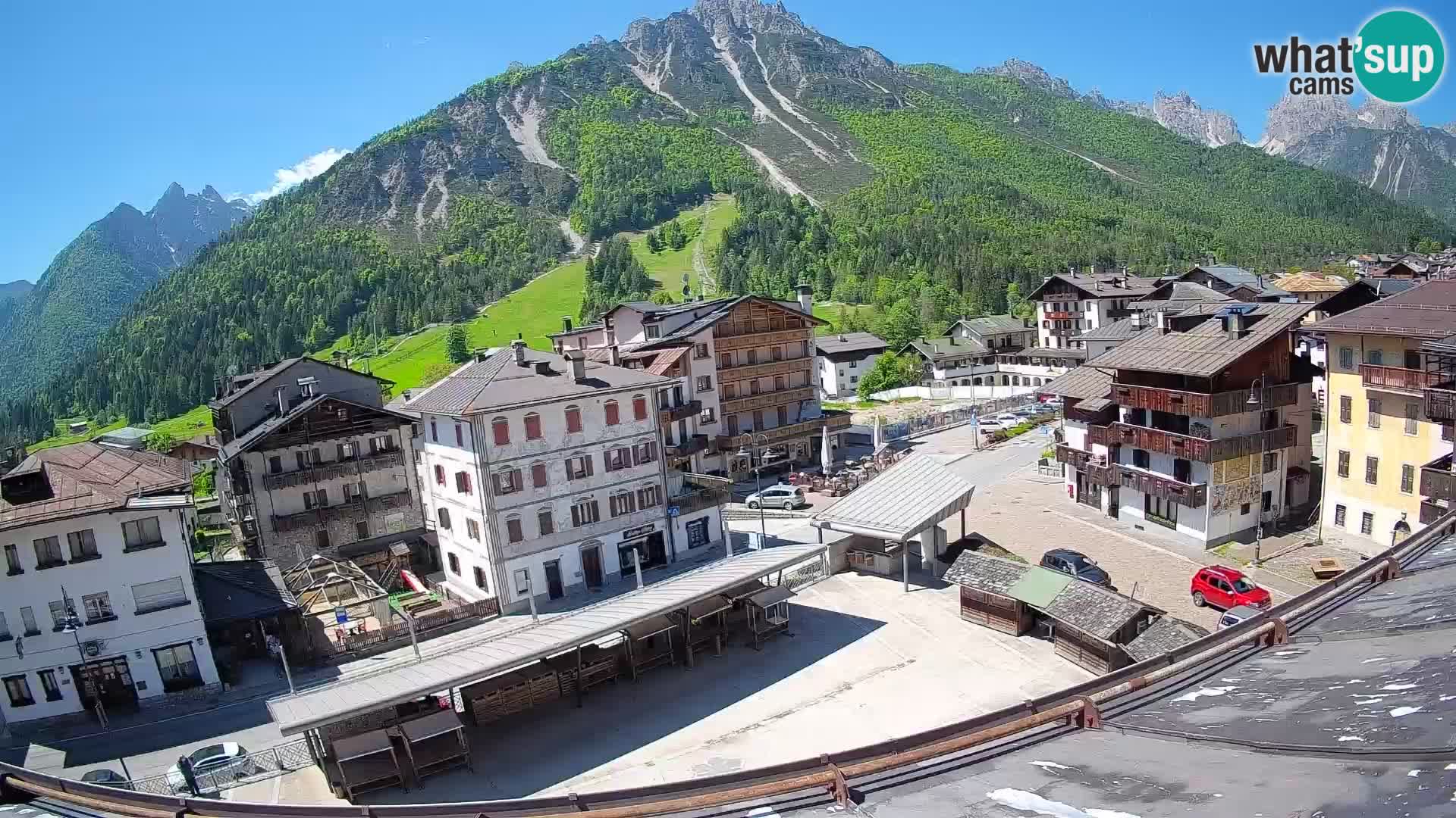 Plaza principal de Forni di Sopra