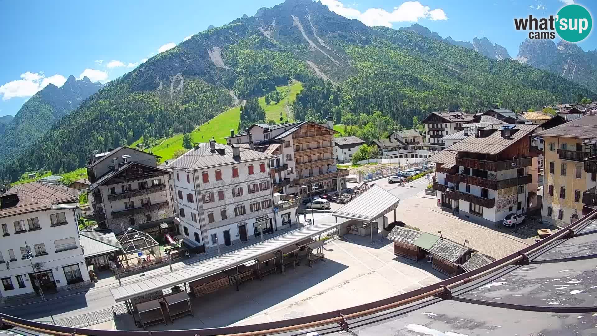 Piazza centrale di Forni di Sopra