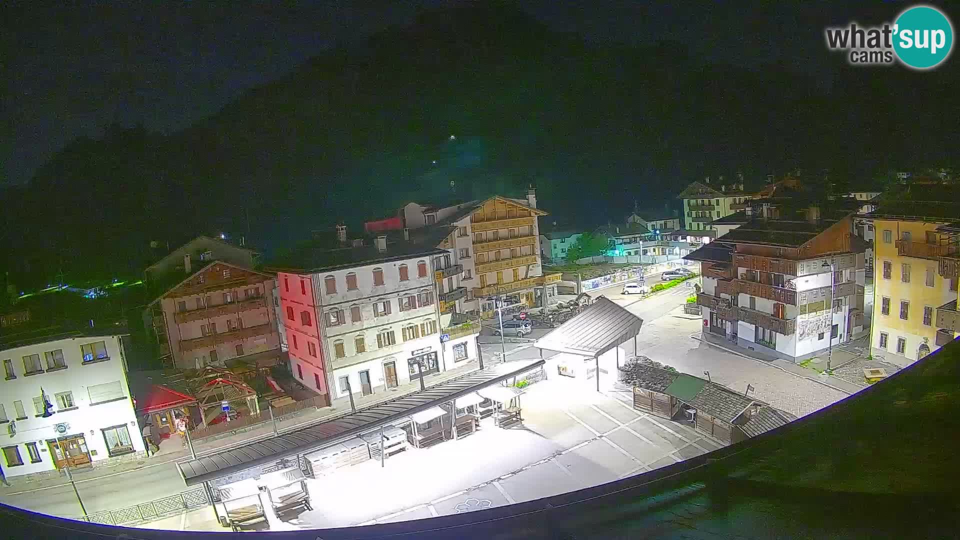 Piazza centrale di Forni di Sopra