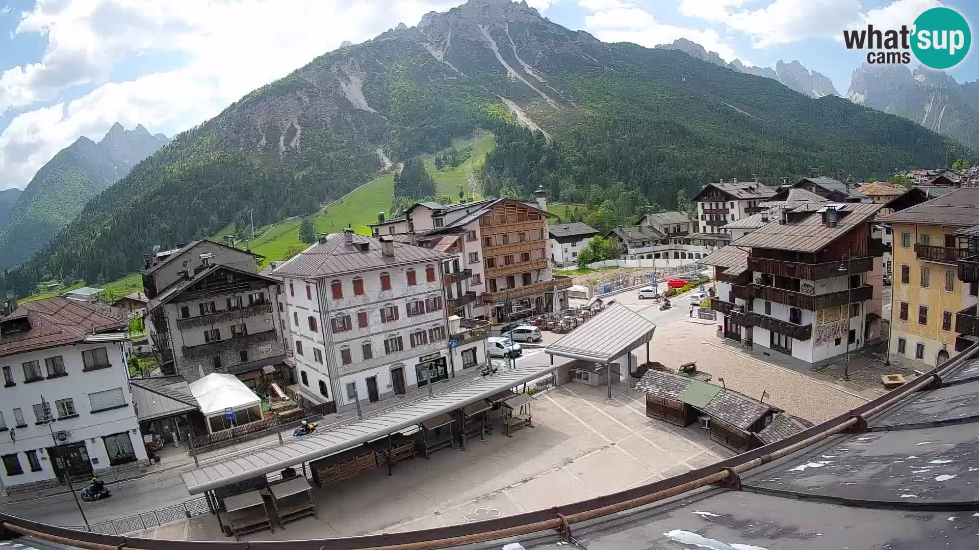 Piazza centrale di Forni di Sopra