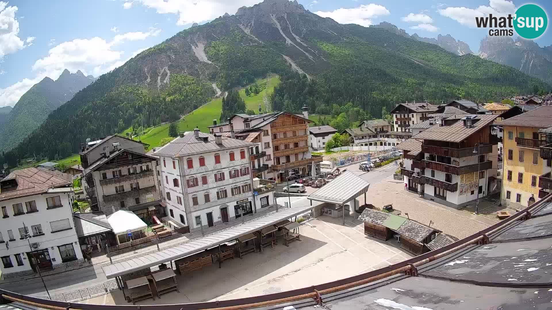 Piazza centrale di Forni di Sopra
