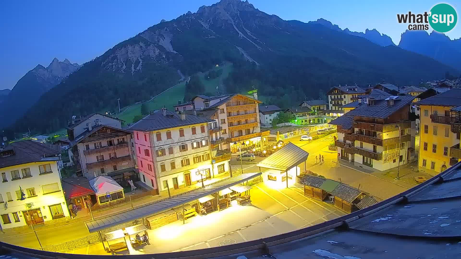 Piazza centrale di Forni di Sopra