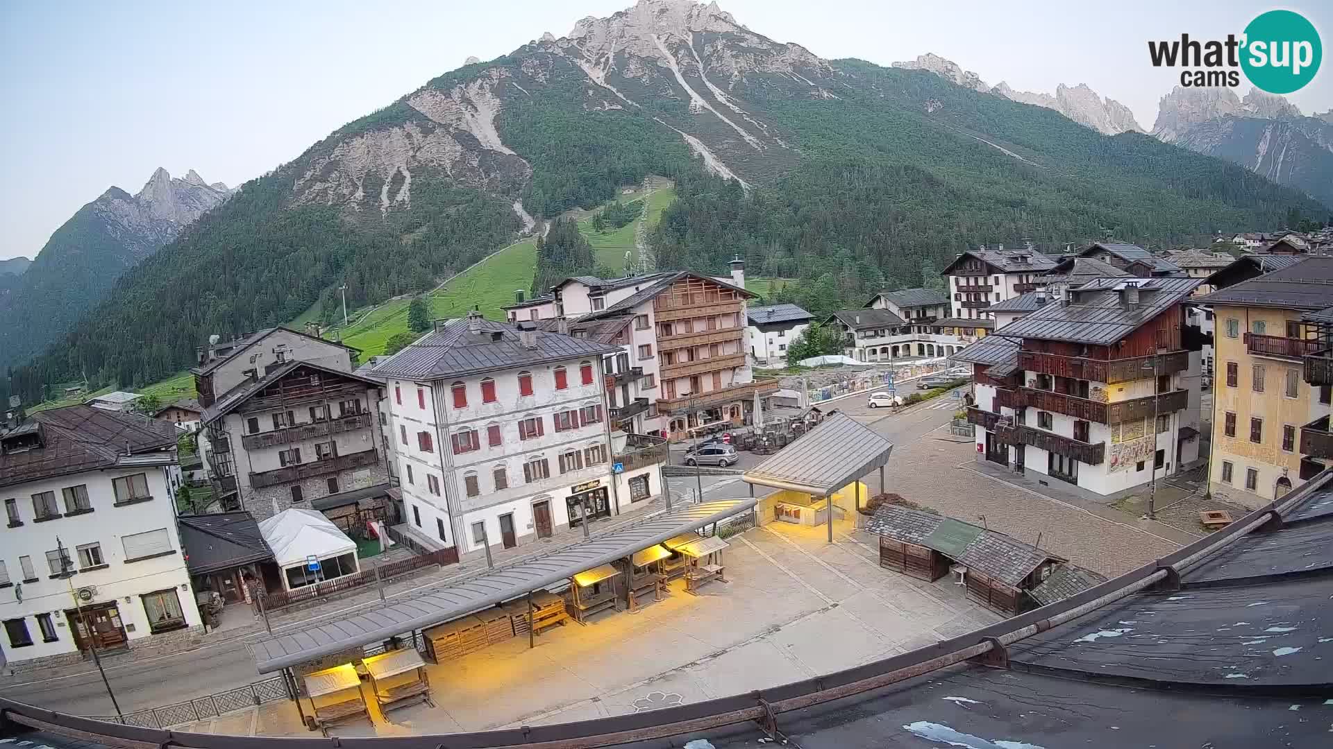Plaza principal de Forni di Sopra