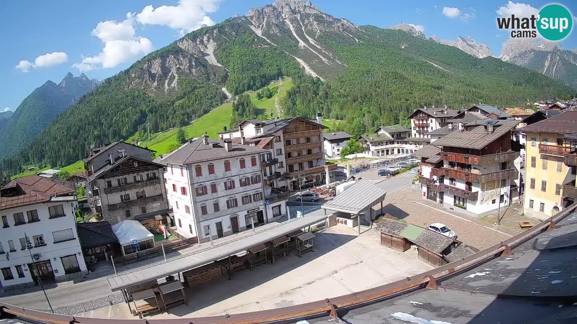 Plaza principal de Forni di Sopra