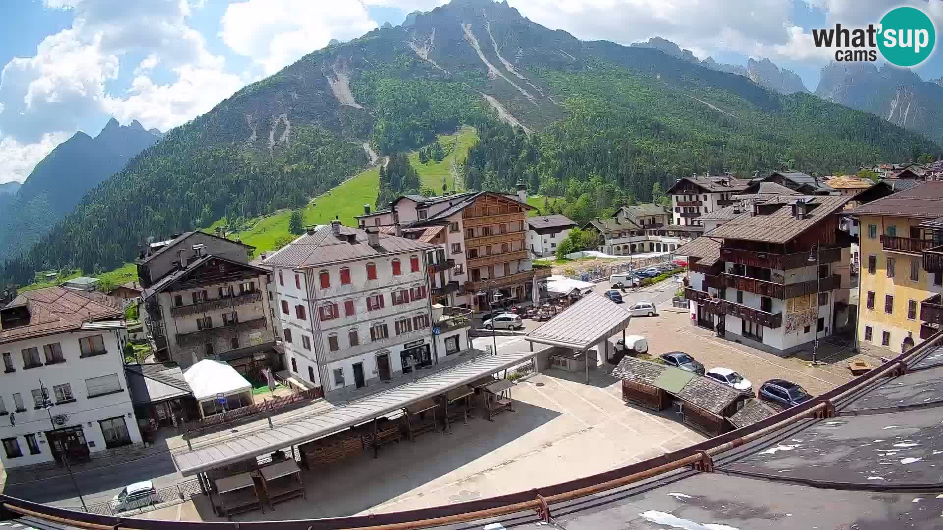 Piazza centrale di Forni di Sopra