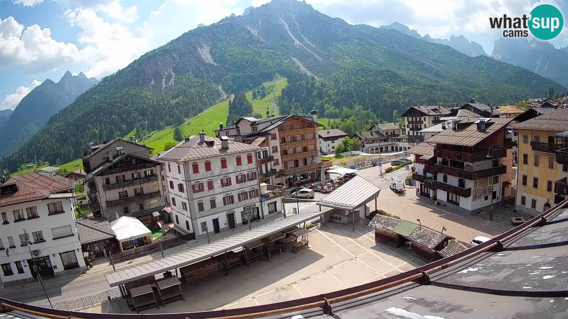 Piazza centrale di Forni di Sopra