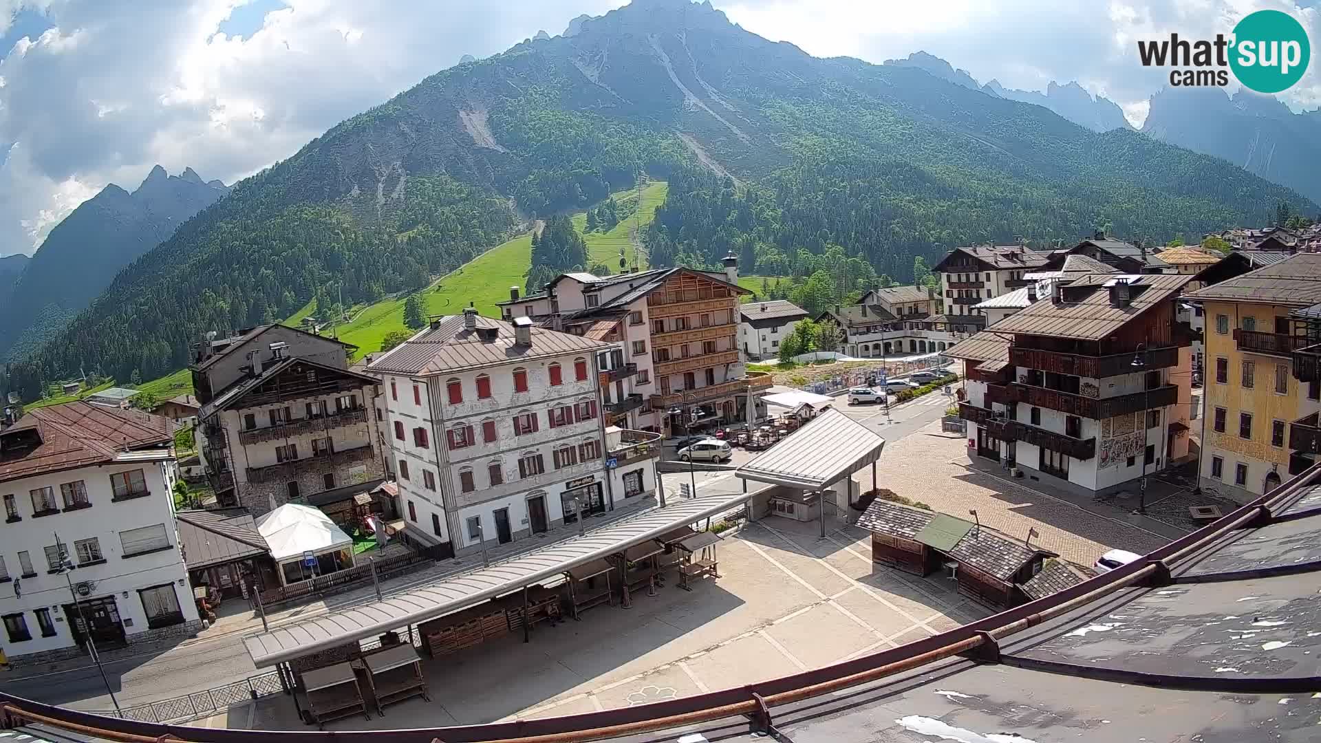 Plaza principal de Forni di Sopra