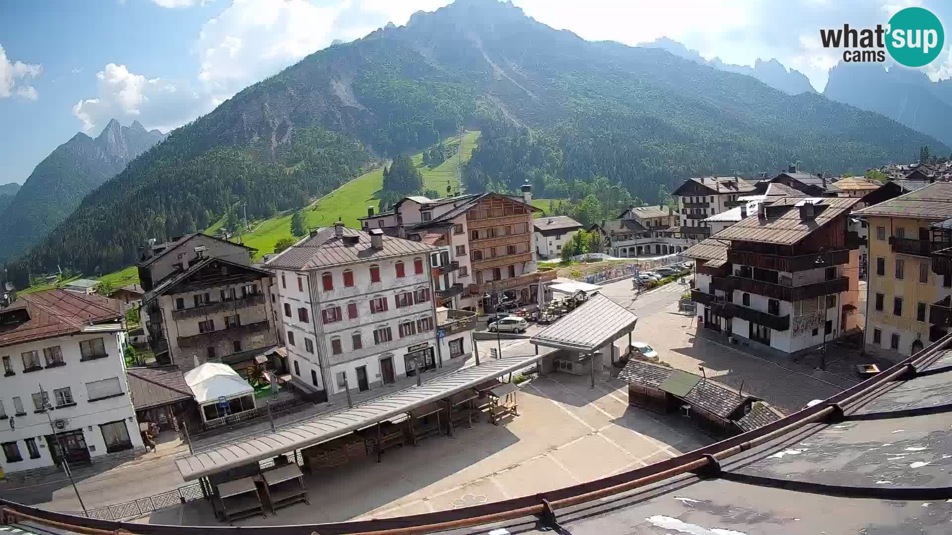 Piazza centrale di Forni di Sopra