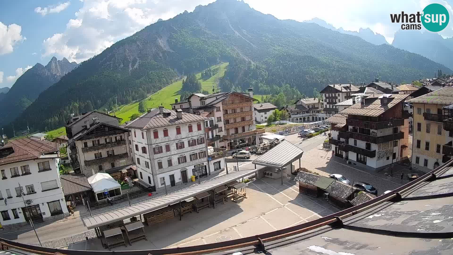Plaza principal de Forni di Sopra