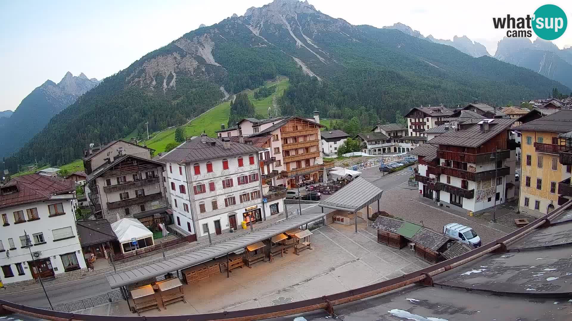 Piazza centrale di Forni di Sopra