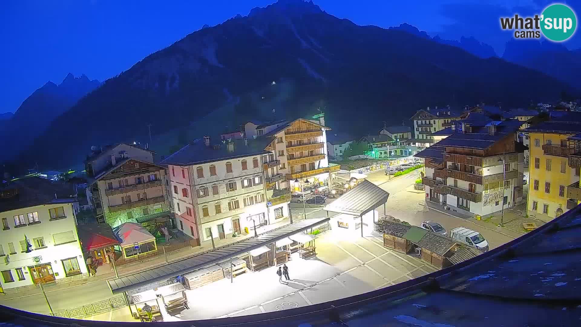 Piazza centrale di Forni di Sopra