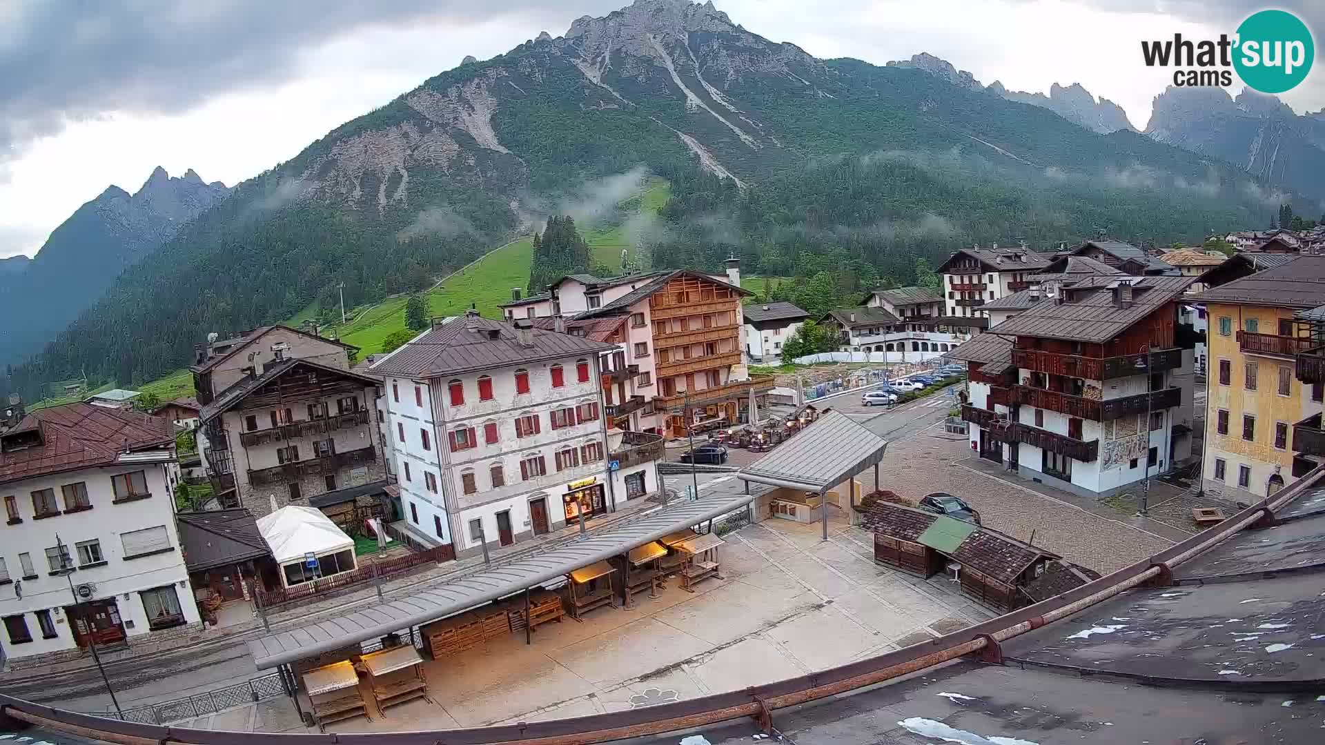 Piazza centrale di Forni di Sopra