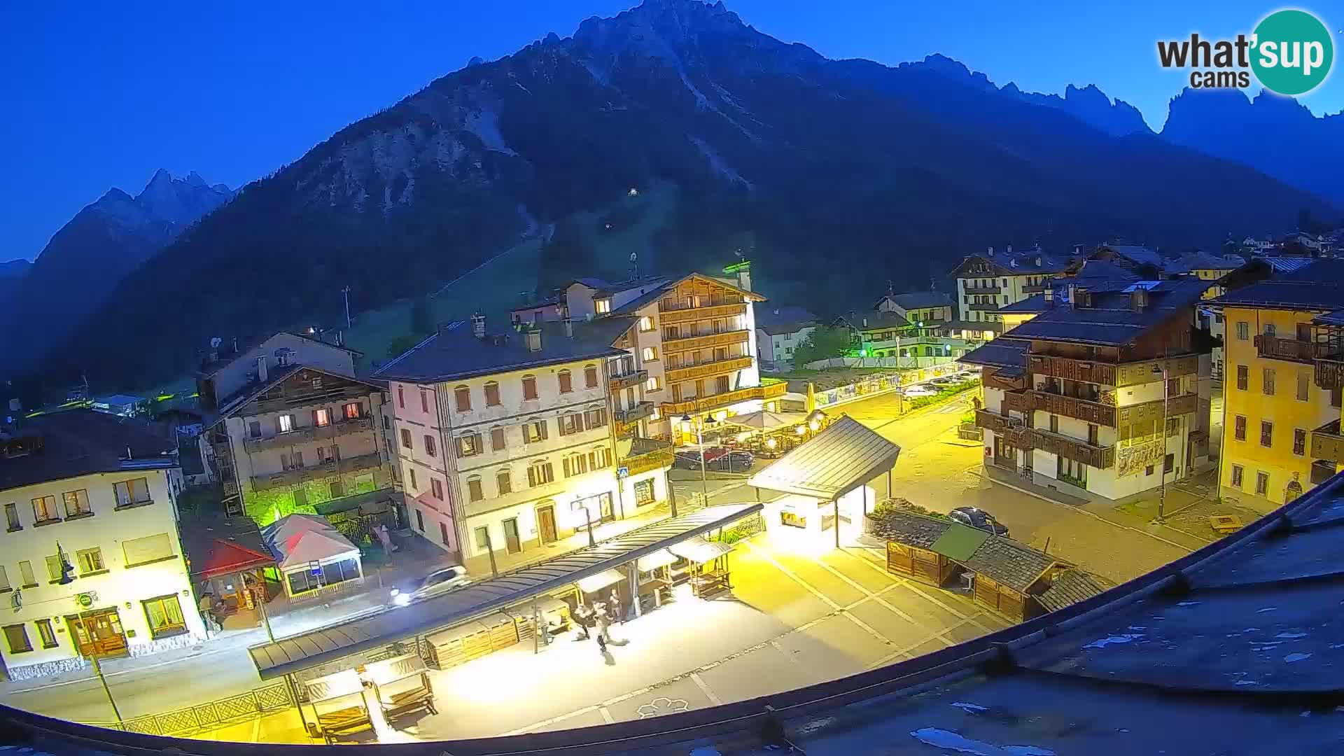 Plaza principal de Forni di Sopra