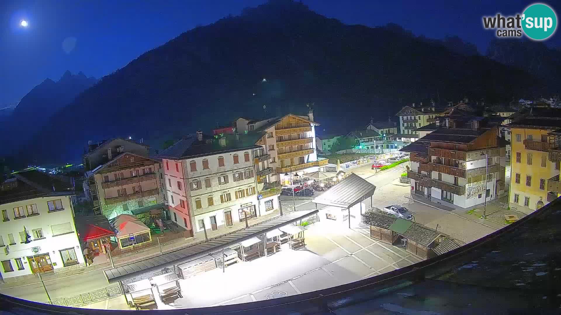 Plaza principal de Forni di Sopra
