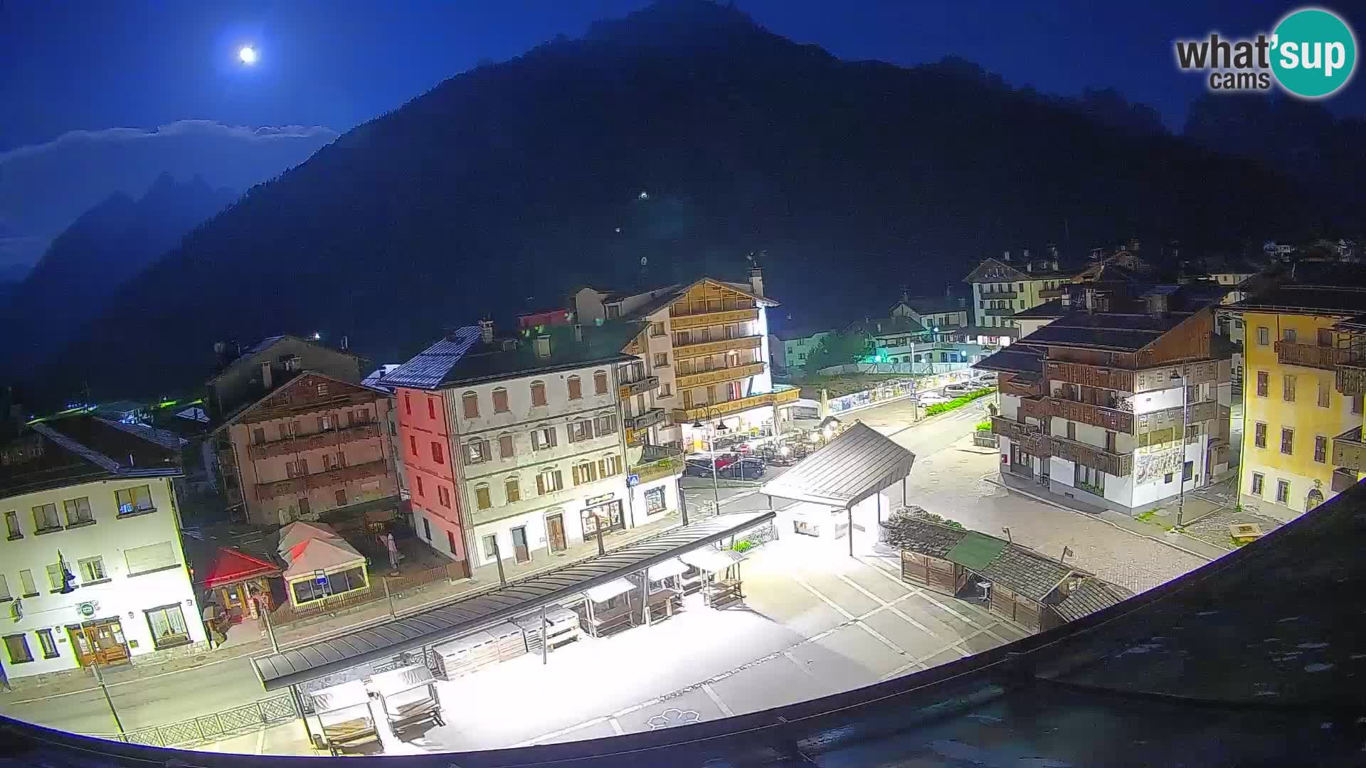 Plaza principal de Forni di Sopra