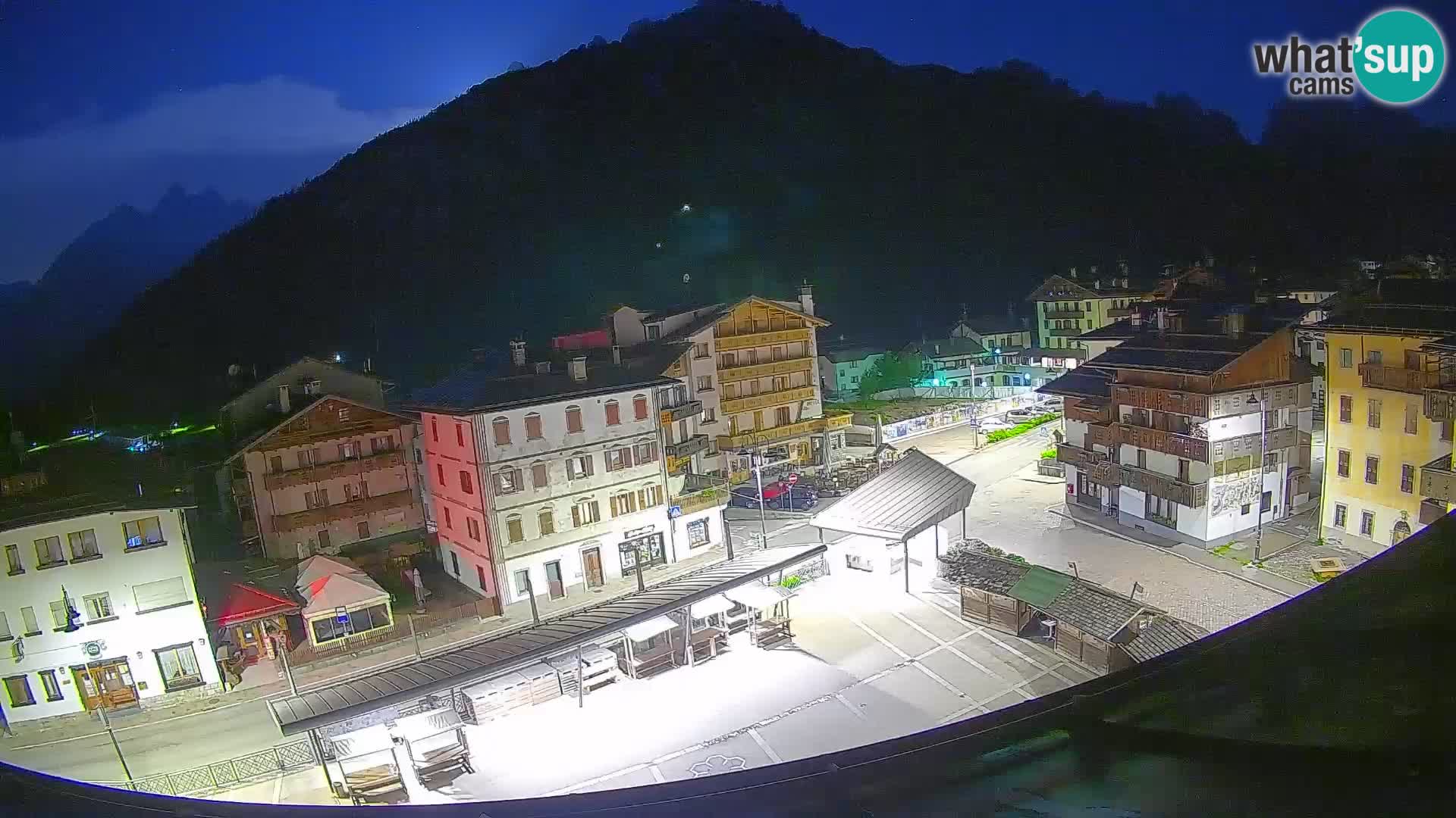Plaza principal de Forni di Sopra