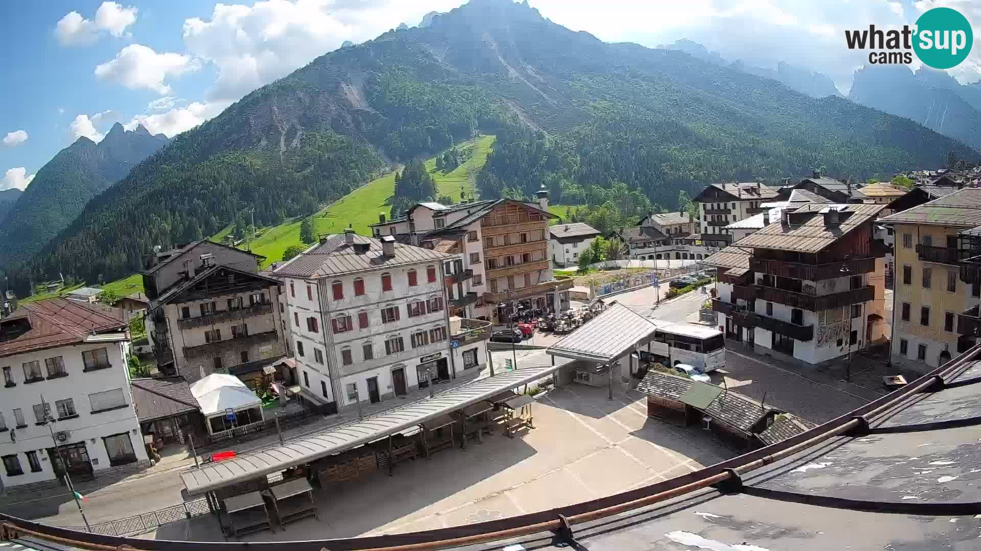 Plaza principal de Forni di Sopra