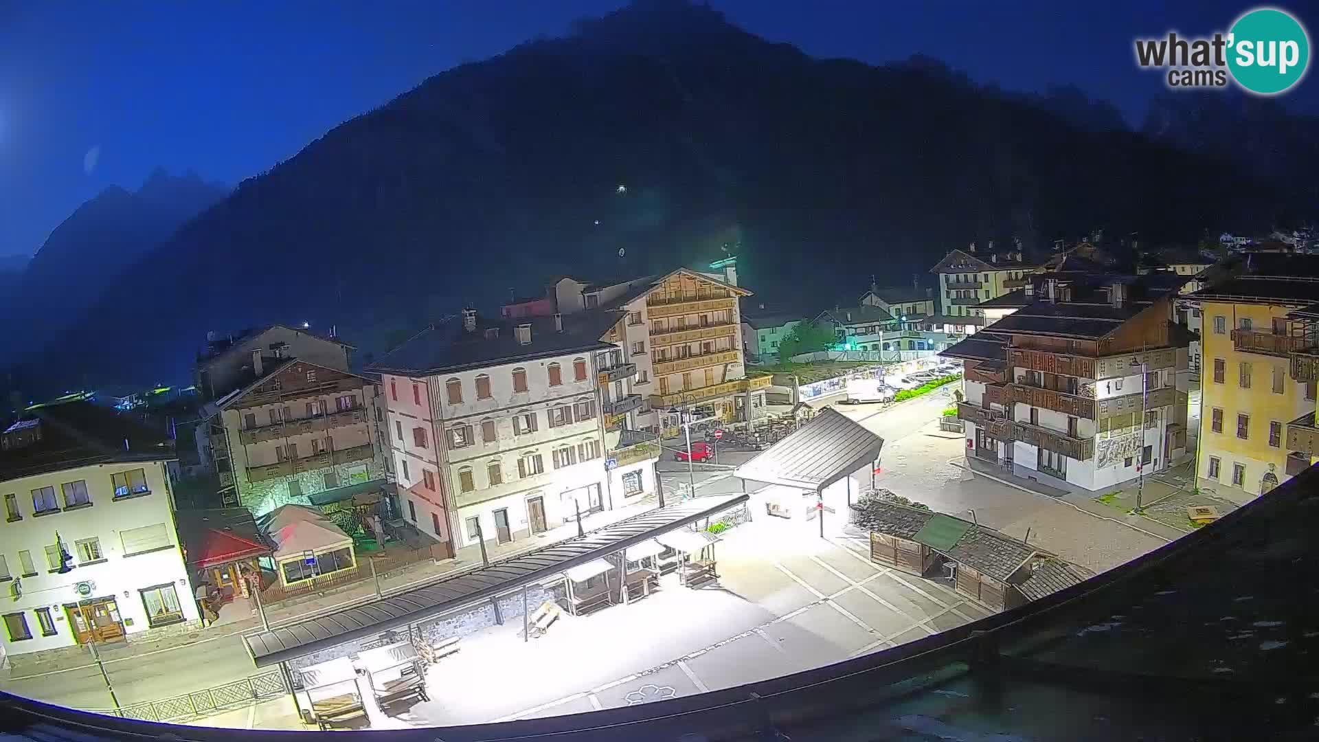 Plaza principal de Forni di Sopra
