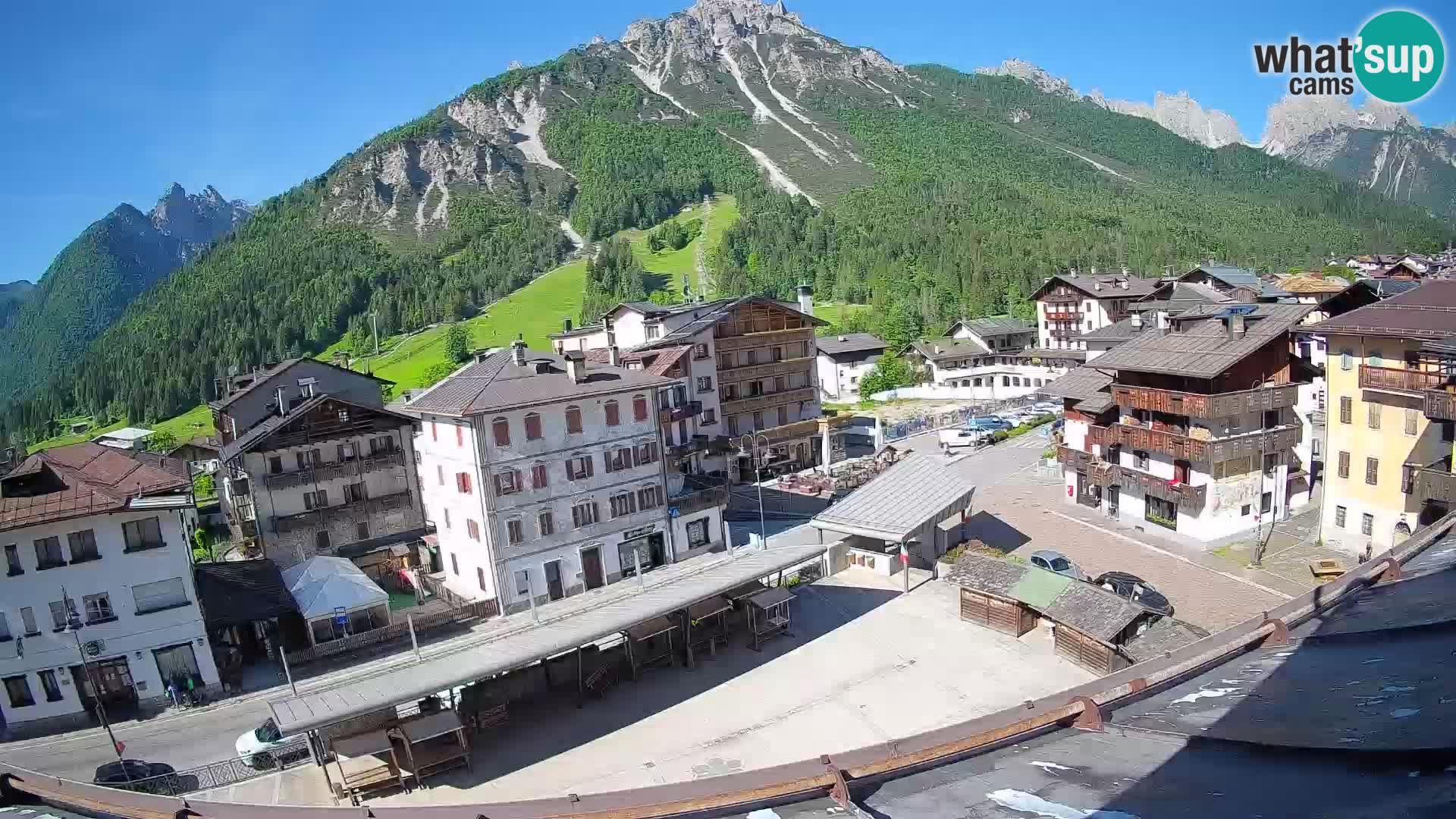 Piazza centrale di Forni di Sopra