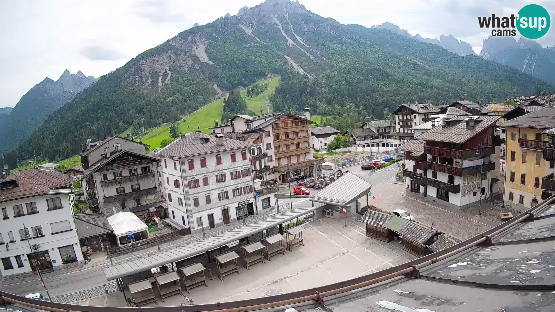Plaza principal de Forni di Sopra
