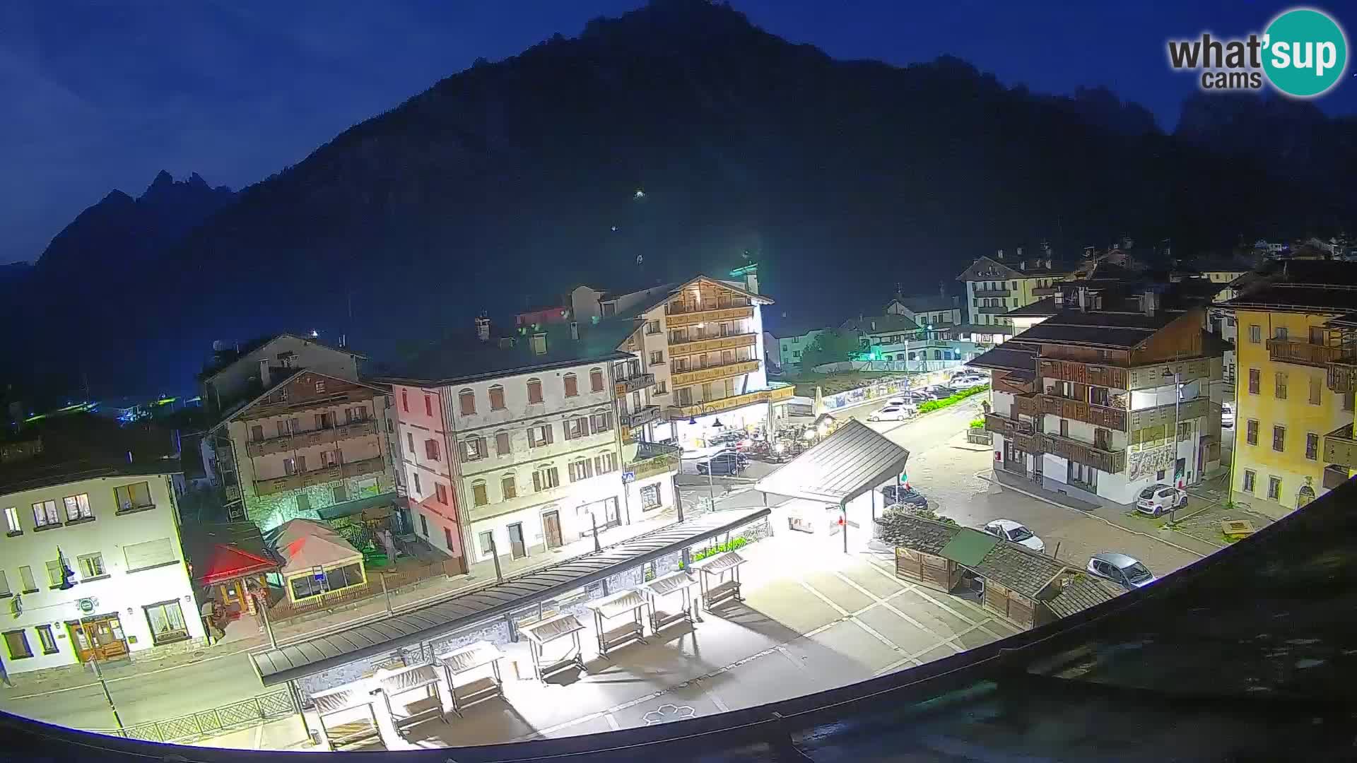 Plaza principal de Forni di Sopra