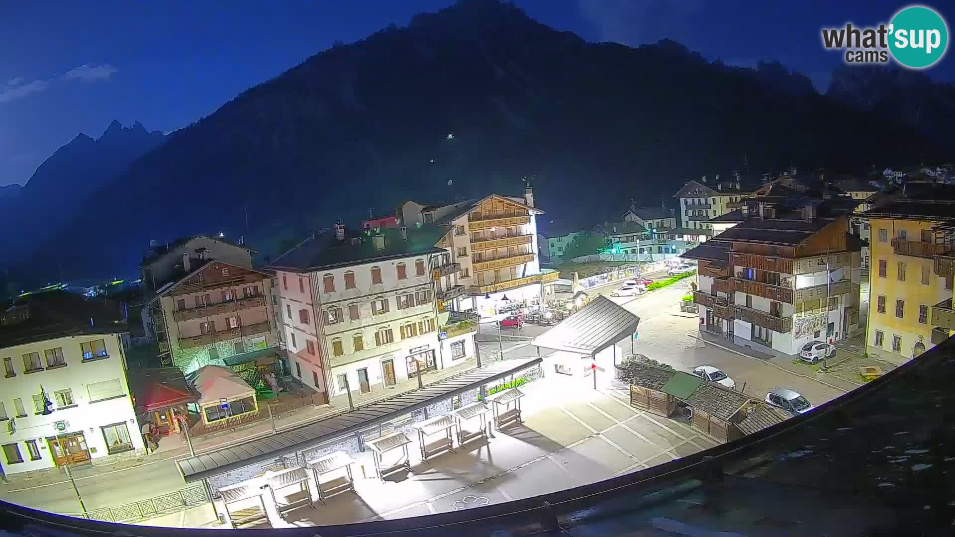 Plaza principal de Forni di Sopra