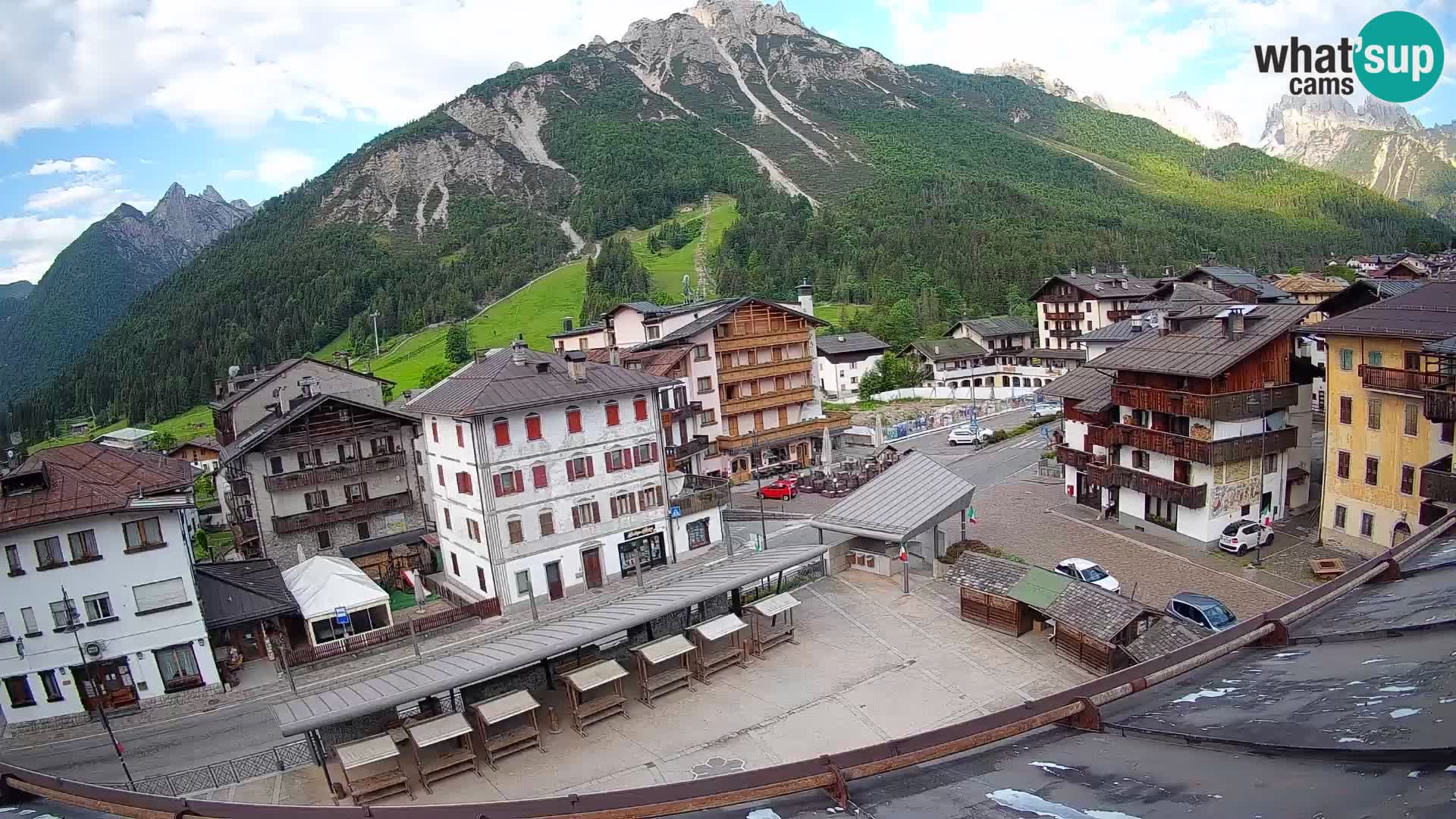 Plaza principal de Forni di Sopra