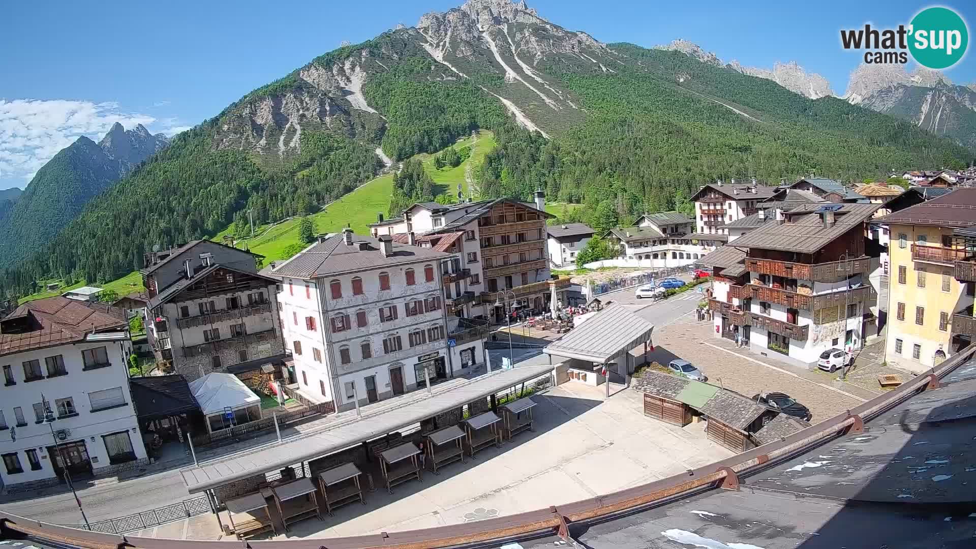 Piazza centrale di Forni di Sopra