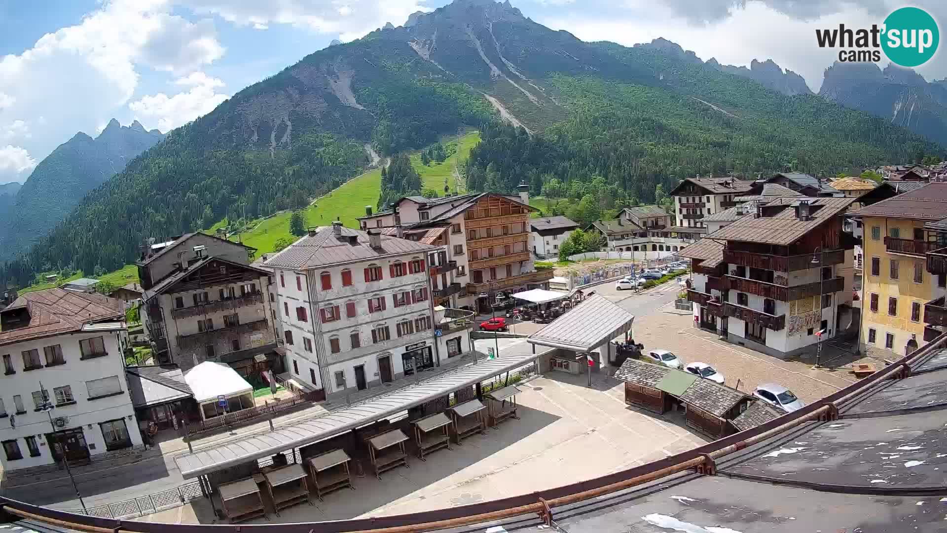 Piazza centrale di Forni di Sopra